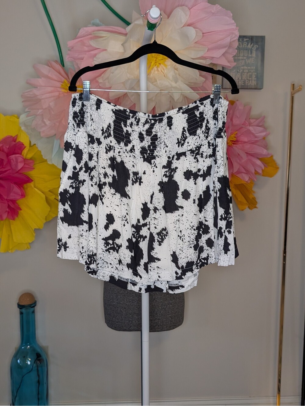 2140 - Two 2 Fly Women's Black and White Abstract Print Skirt Shorts, Size 2X